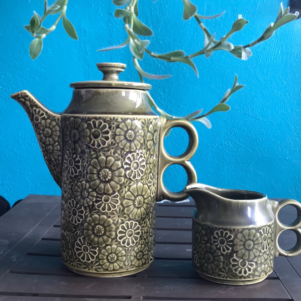 Vintage tea pot set